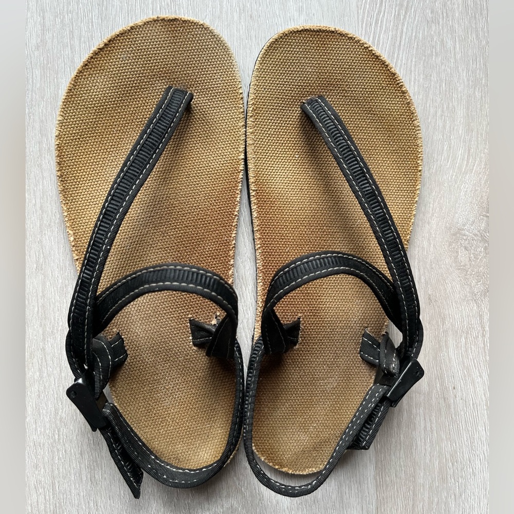 Earth Runners Circadian Barefoot Sandals - in Black size Women 8.5/Men 6.5
